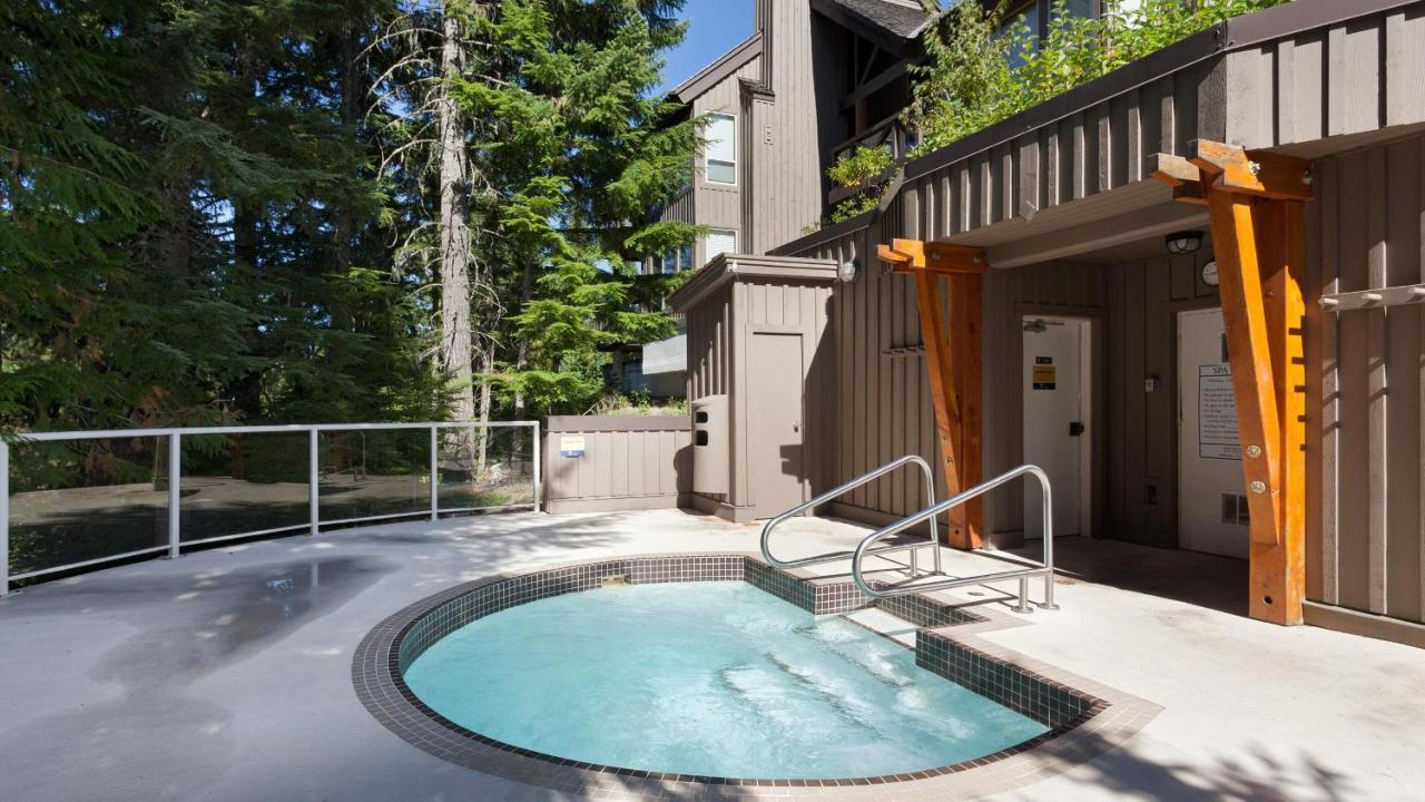 Painted Cliff 11 | Dog Friendly! Ski-In Ski-Out Benchlands Townhome W/ Hot Tub & Fireplace Whistler Kültér fotó