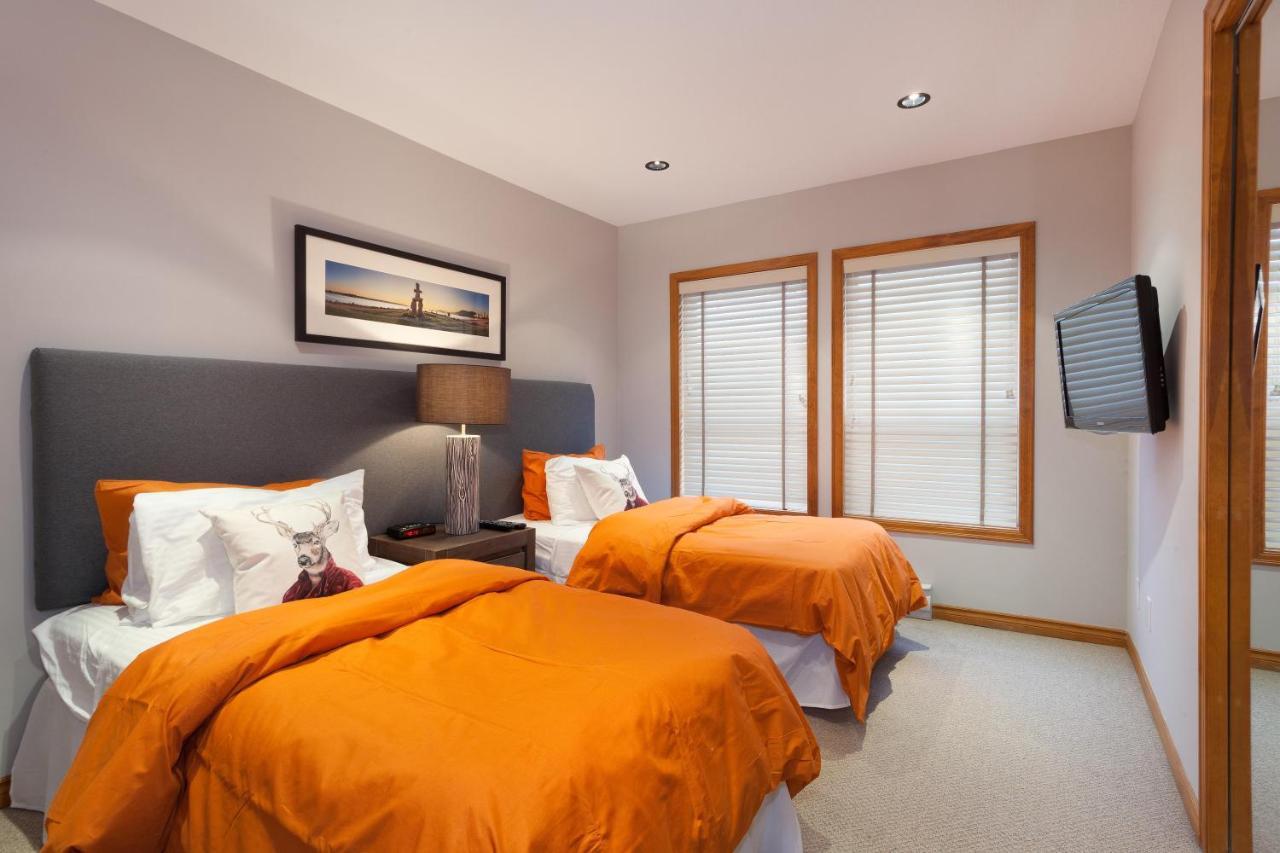 Painted Cliff 11 | Dog Friendly! Ski-In Ski-Out Benchlands Townhome W/ Hot Tub & Fireplace Whistler Kültér fotó