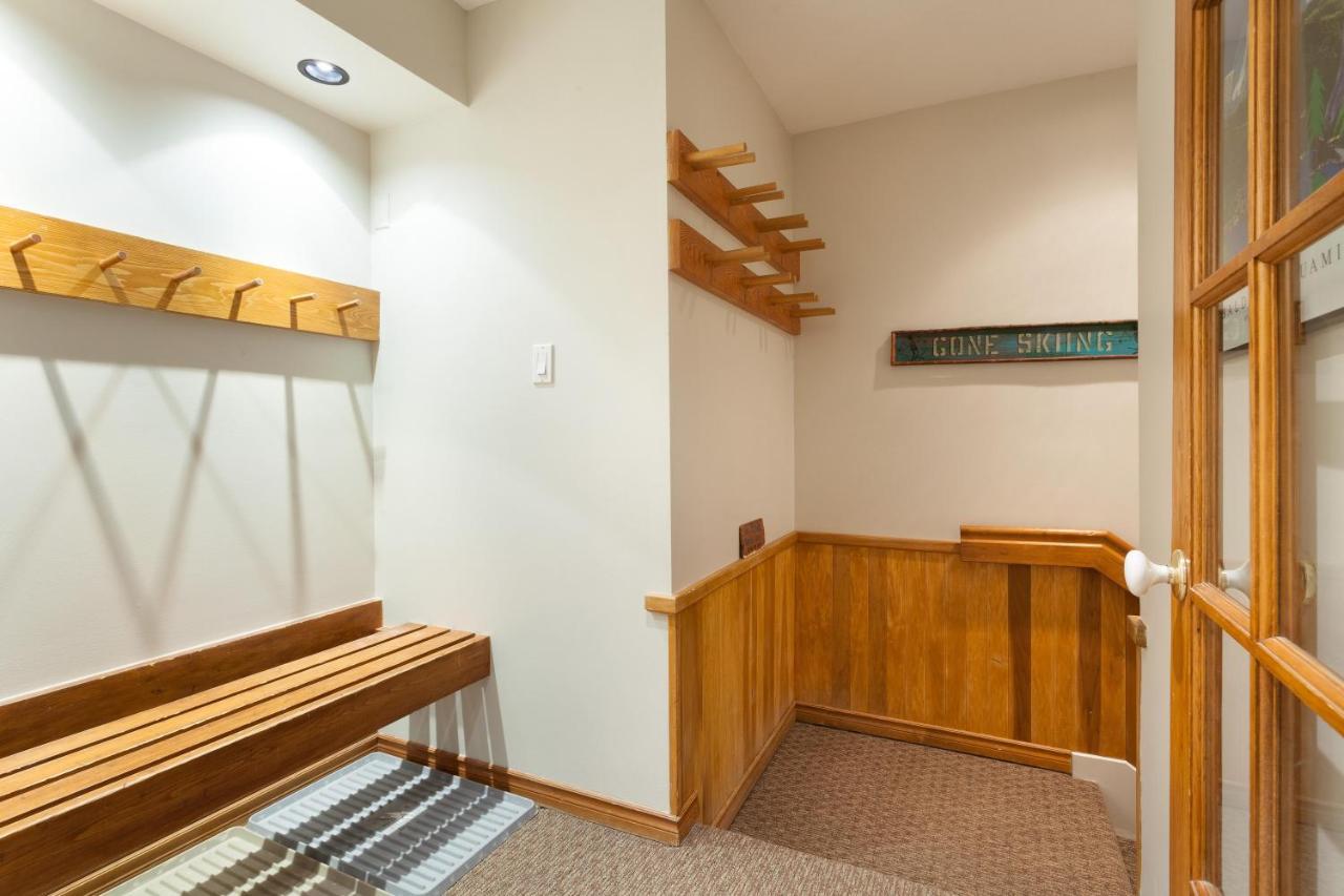 Painted Cliff 11 | Dog Friendly! Ski-In Ski-Out Benchlands Townhome W/ Hot Tub & Fireplace Whistler Kültér fotó